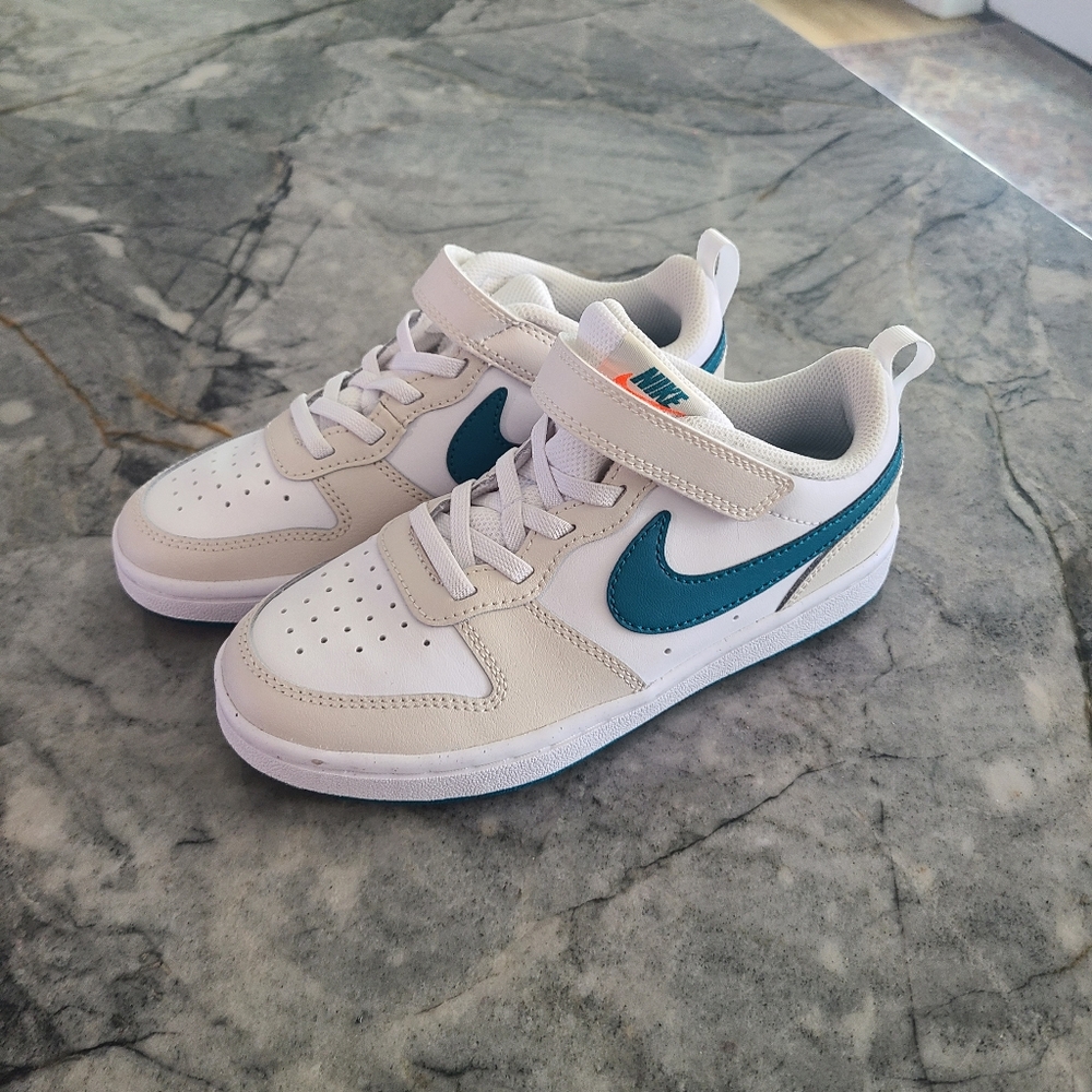 Nwob nike shoes